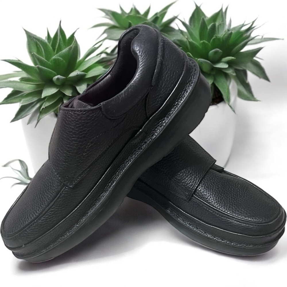 Propet Men's Black Leather Loafers☑️ - Picture 2 of 12